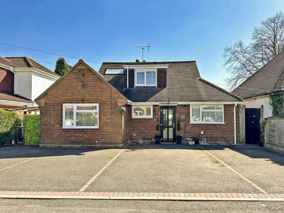 3 bed property, in The Grove, £325,000
