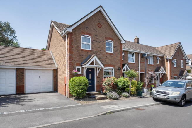 3 bed property, in Dickens Lane, £425,000