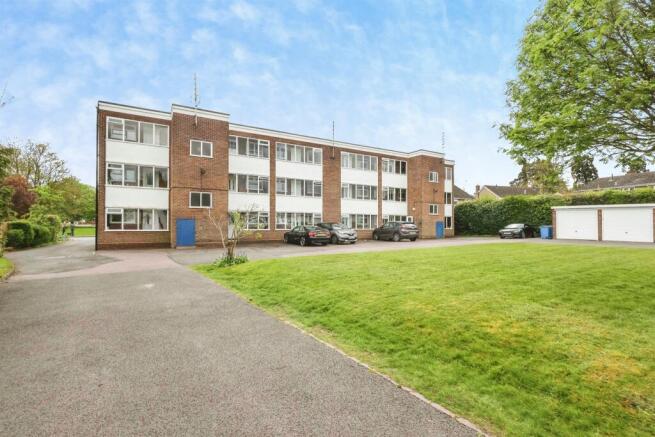 1 bed property, in Water Orton Road, £125,000