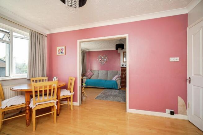 3 bed property, in Anchor Hill, £200,000