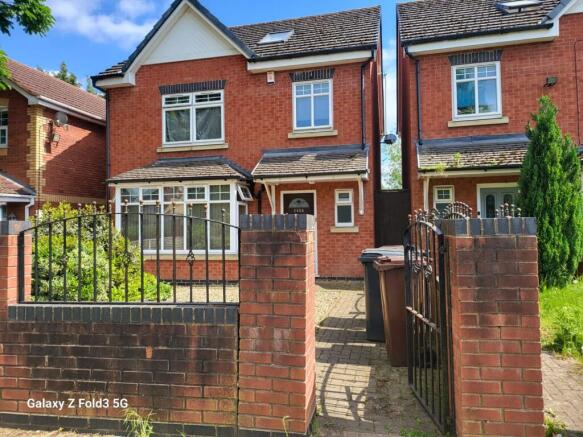 4 bed property, in Cannock Road, £335,000