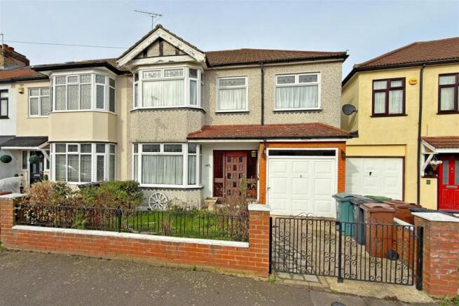 4 bed property, in Horace Avenue, £550,000