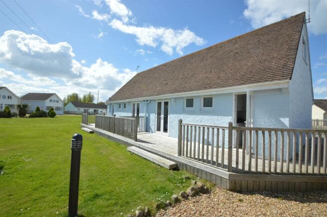 3 bed property, in Situated on SALTERNS VILLAGE Development, £275,000