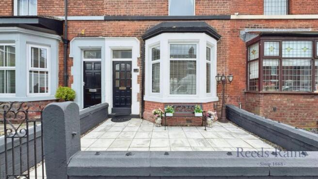 2 bed property, in Brownedge Lane, £135,000