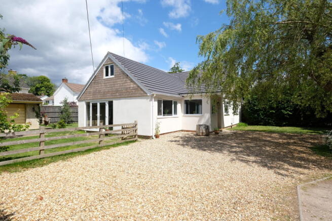 3 bed property, in Forest Front, £550,000
