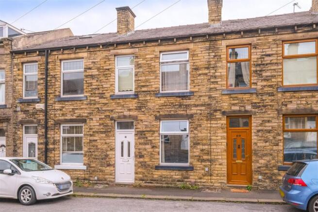 3 bed property, in Stanley Street, £160,000