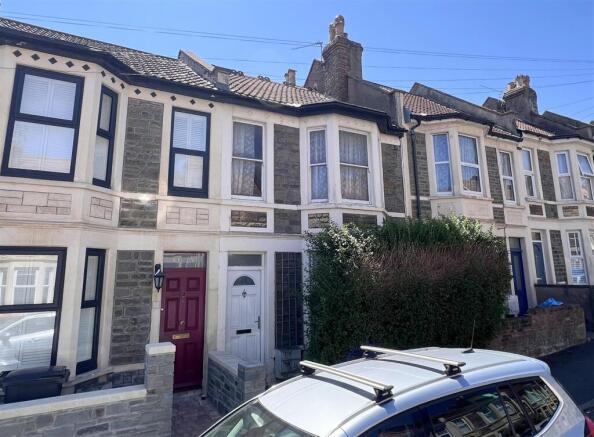 3 bed property, in Douglas Road, £290,000