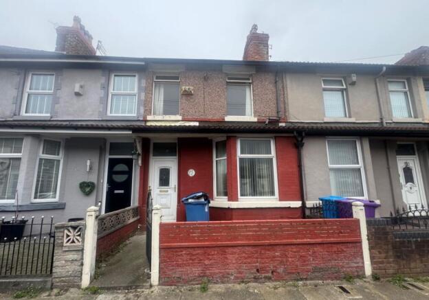 3 bed property, in 42 Antrim Street, £90,000