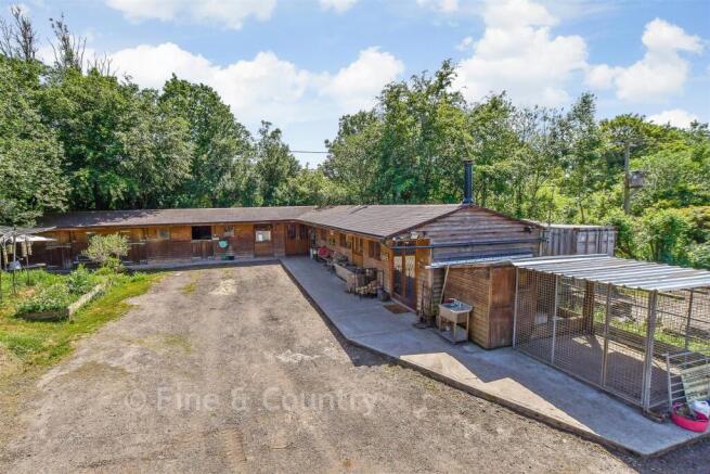 1 bed property, in Smithers Lane, £1,500,000