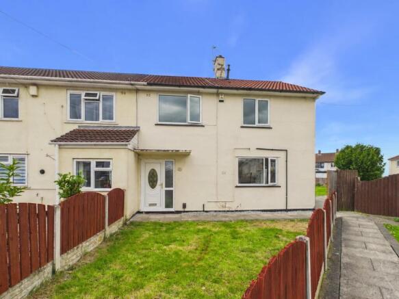 3 bed property, in Arundel Gardens, £180,000