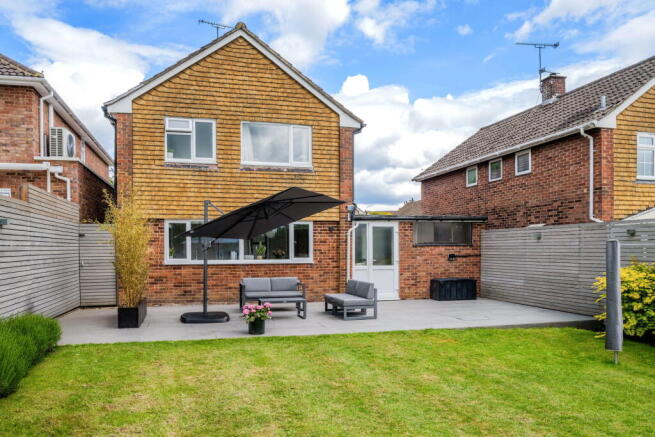 3 bed property, in Central Way, £800,000
