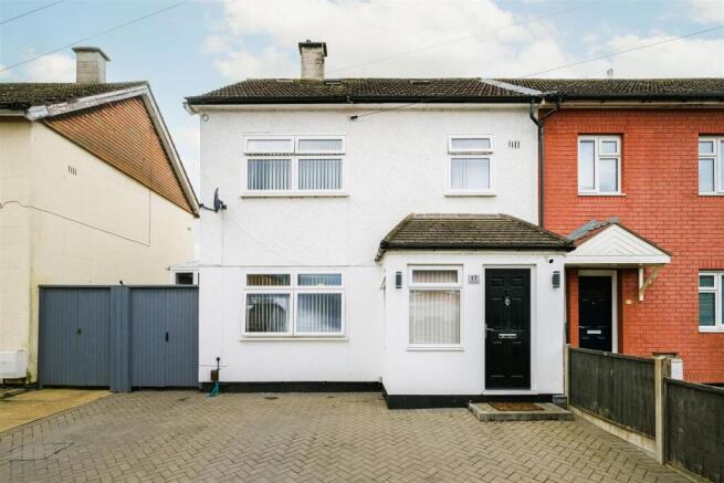 3 bed property, in Lukin Crescent, £475,000