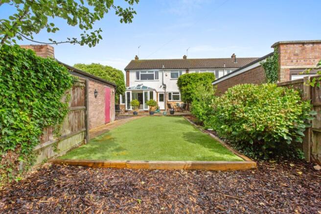 3 bed property, in Narcot Way, £600,000