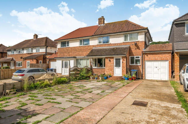 3 bed property, in Findon Road, £425,000
