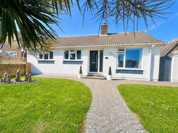 5 bed property, in Roberts Road, £675,000