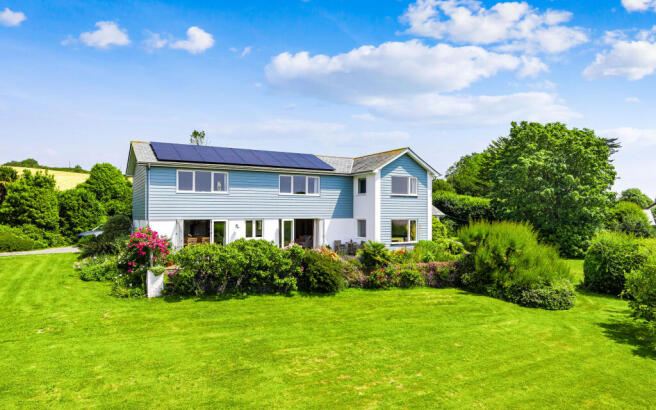 4 bed property, in Curlew Drive, £1,500,000