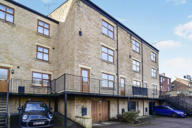 2 bed property, in Walkley Lane, £170,000