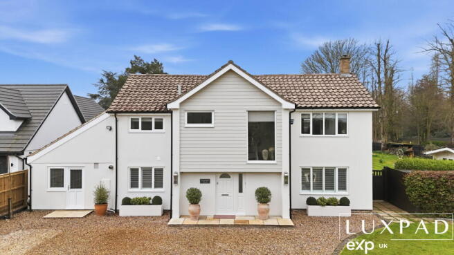 4 bed property, in Birchwood House, £900,000