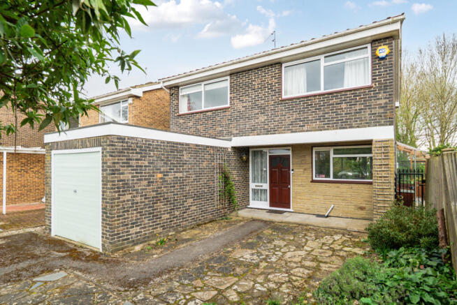 4 bed property, in Grange Place, £750,000