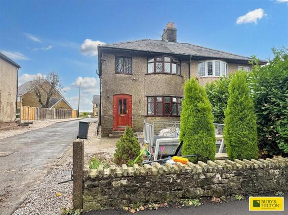 3 bed property, in Brown Edge Road., £230,000