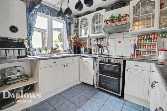 4 bed property, in Bader Close, £300,000