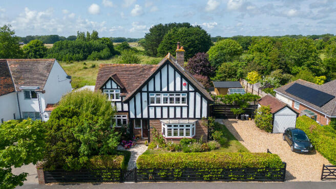 4 bed property, in Shorefield Way, £1,200,000