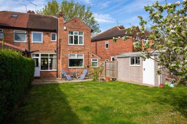 3 bed property, in Balmoral Crescent, £360,000