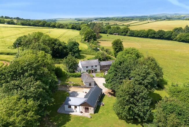 12 bed property, in St. Keyne, £1,595,000