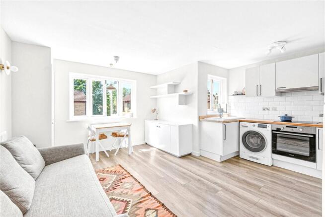 1 bed property, in Eden Road, £375,000