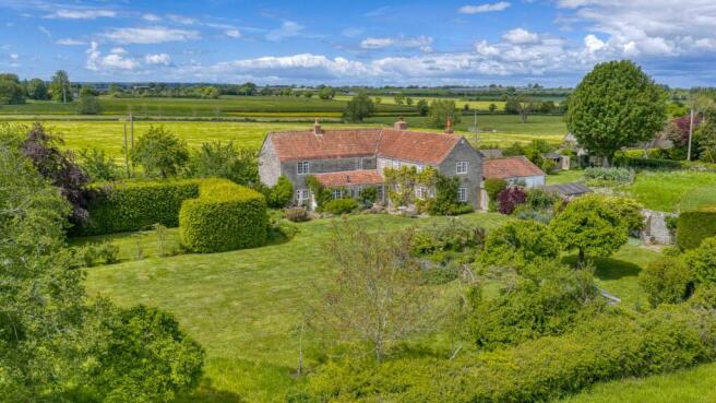 5 bed property, in North Street, £895,000
