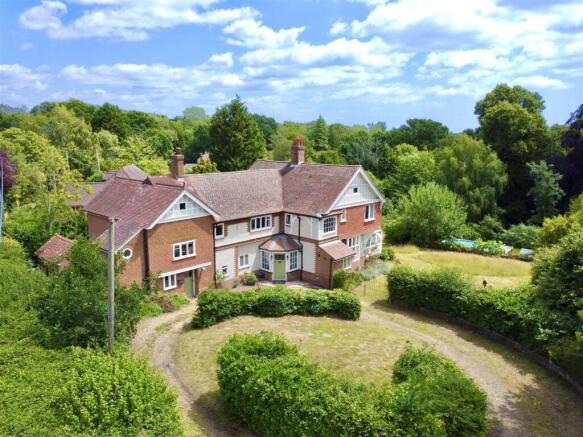 5 bed property, in Forewood Lane, £975,000
