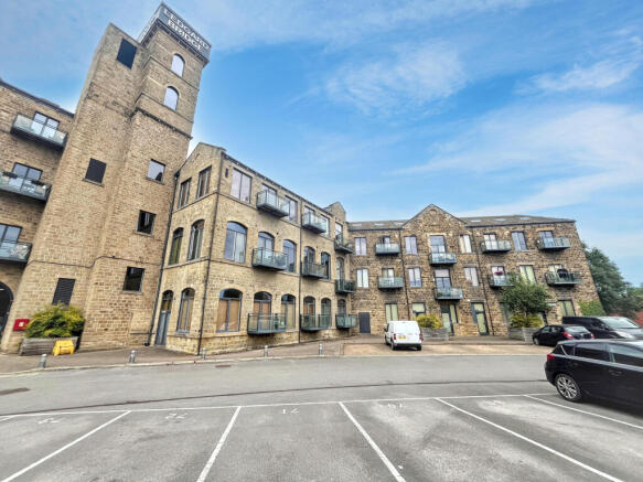 1 bed property, in 63 Ledgard Wharf, £36,500