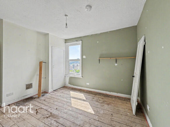 3 bed property, in Edred Road, £180,000