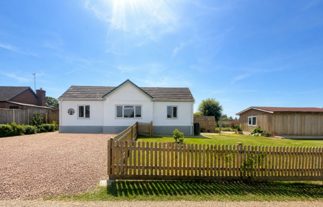 4 bed property, in Prince Crescent, £525,000