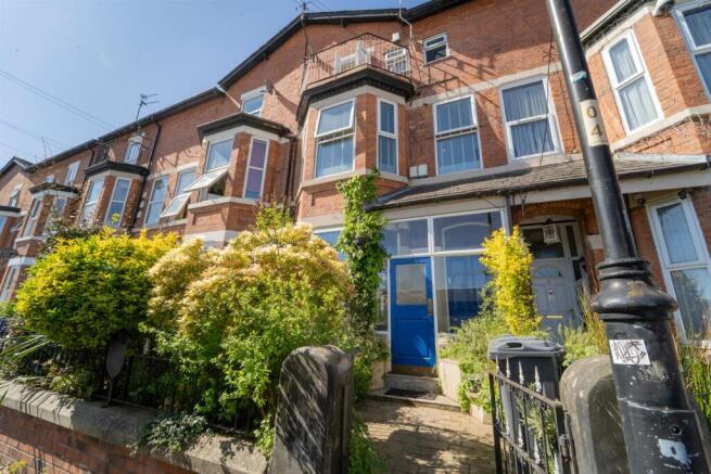 6 bed property, in Albany Road, £800,000