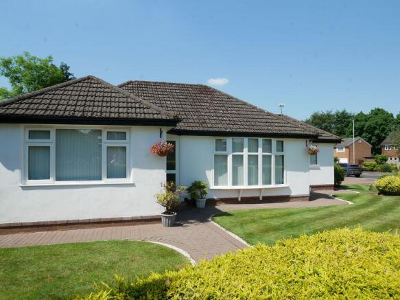 2 bed property, in Silverdale Road, £485,000