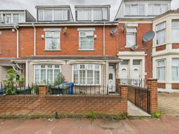 6 bed property, in Lynnwood Terrace, £270,000