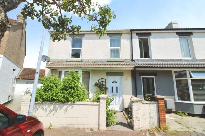 3 bed property, in Caulfield Road, £220,000