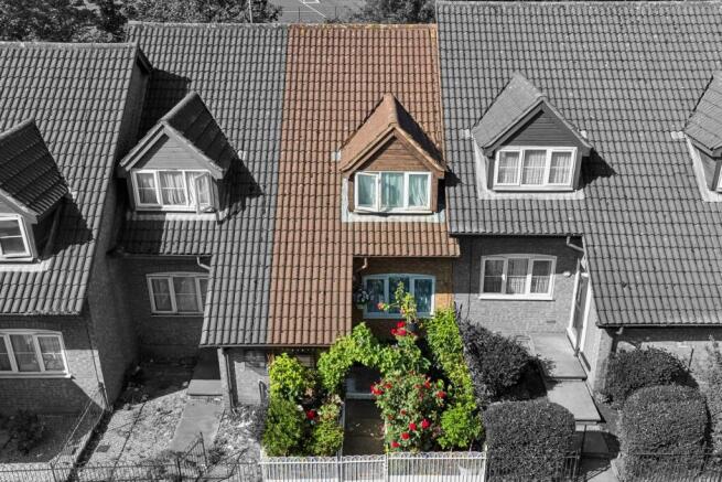 2 bed property, in The Hyde, £450,000