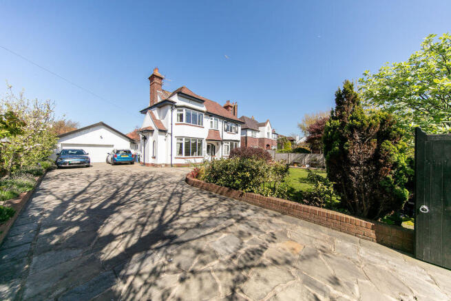 4 bed property, in 193 Victoria Road West, £679,000