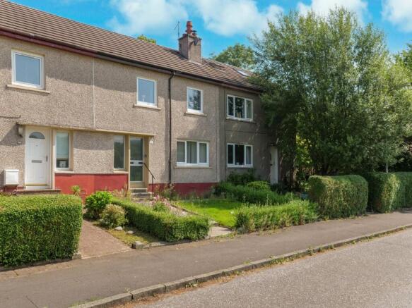 2 bed property, in Lochearn Crescent, £110,000