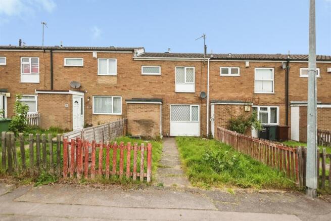 3 bed property, in Hillman Grove, £140,000