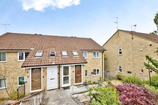 2 bed property, in White Mead, £147,000