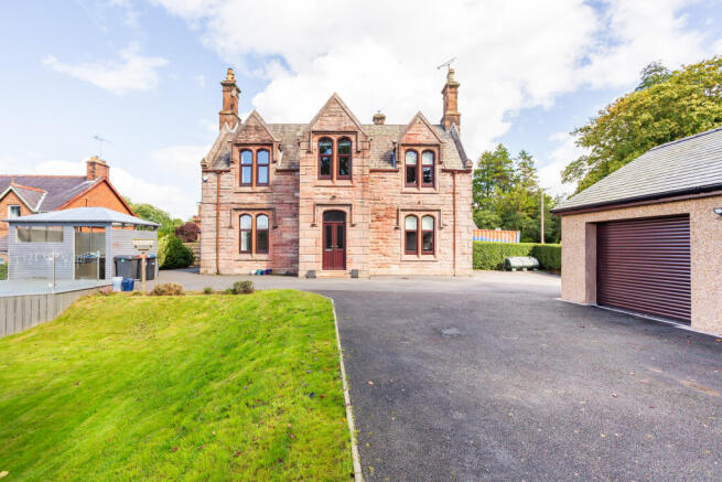 3 bed property, in East Morton Street, £325,000