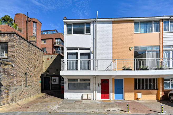 3 bed property, in Childs Street, £1,000,000