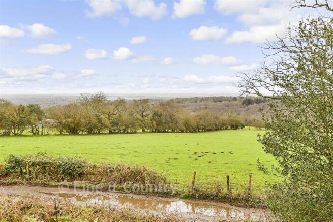 4 bed property, in New Road, £700,000
