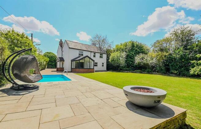 3 bed property, in Rose Bower, £950,000