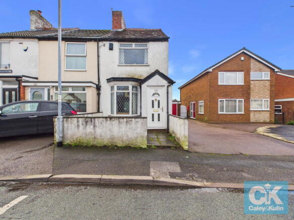 2 bed property, in Bank Street, £145,000