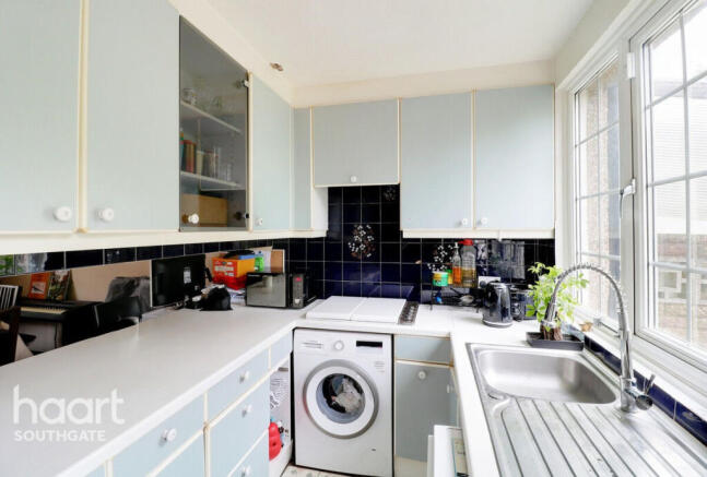 3 bed property, in Trent Gardens, £650,000