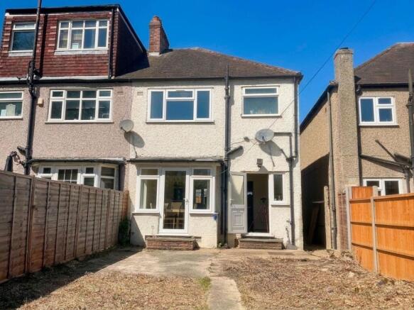 3 bed property, in Beverley Road, £450,000
